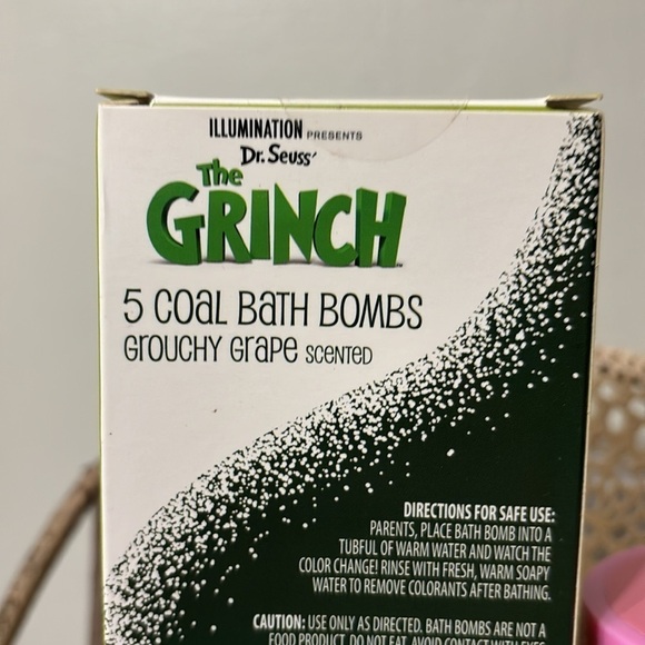 NEW GROUCHY GRINCH GRAPE COAL BATH BOMBS & SWEET CINDY LOU WHO FRUITY BODY SCRUB - Picture 6 of 15